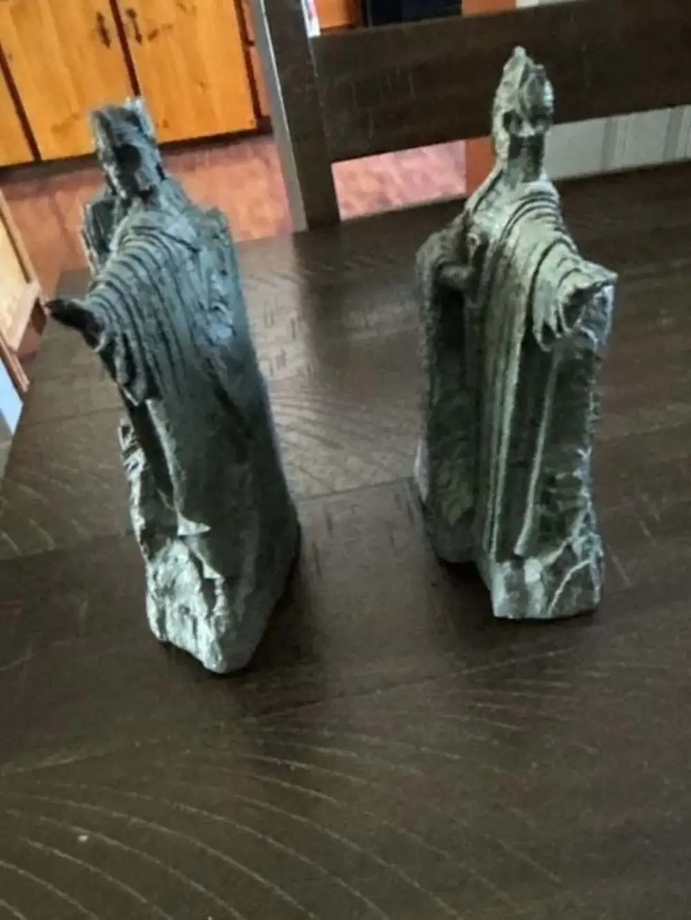 Lord of the Rings The Argonath Bookends Exclusive DVD Collectible Statue Set